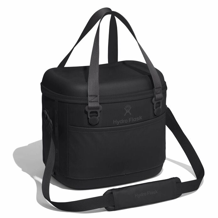 game-day-bundle-p1 12pco001-carryout-cooler-15l-black-angled_1_1.jpg