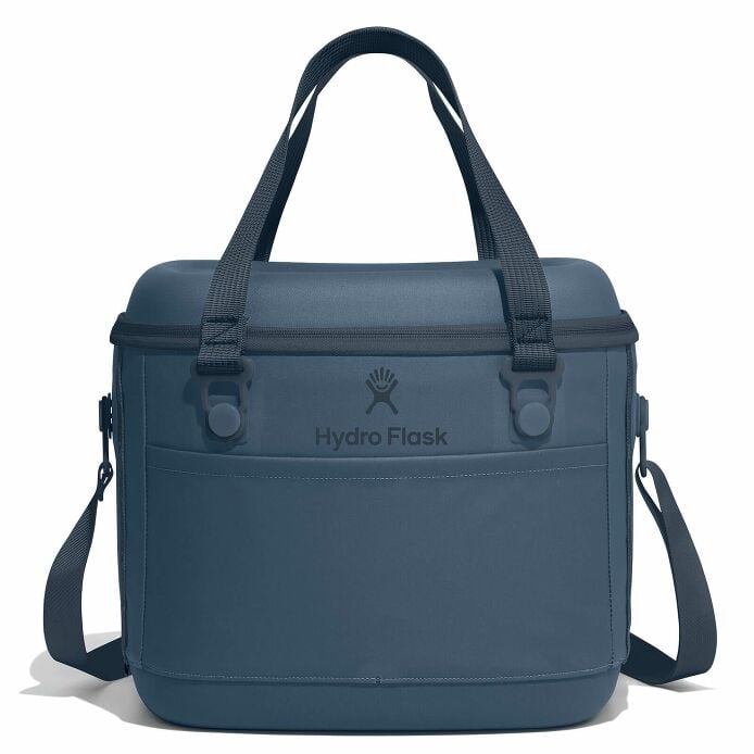 carryouttm-soft-cooler-15-l-n8 12pco384-carryout-cooler-15l-harbor-blue-straight_1.jpg