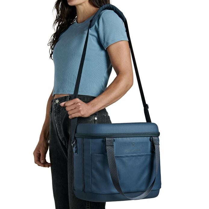 carryouttm-soft-cooler-15-l-n8 250815_hydro_s26_hb_14556_6.jpg