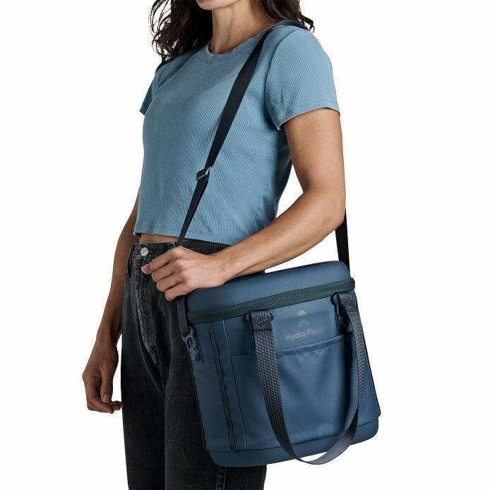 carryouttm-soft-cooler-10-l-i3 250815_hydro_s26_hb_14560_1_4.jpg