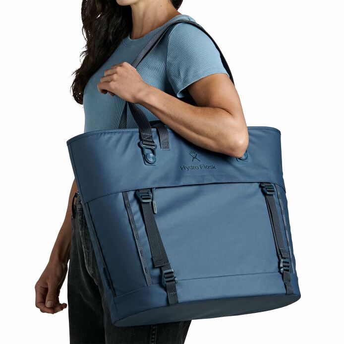 carryouttm-soft-cooler-tote-30-l-x4 250815_hydro_s26_hb_14614_2.jpg