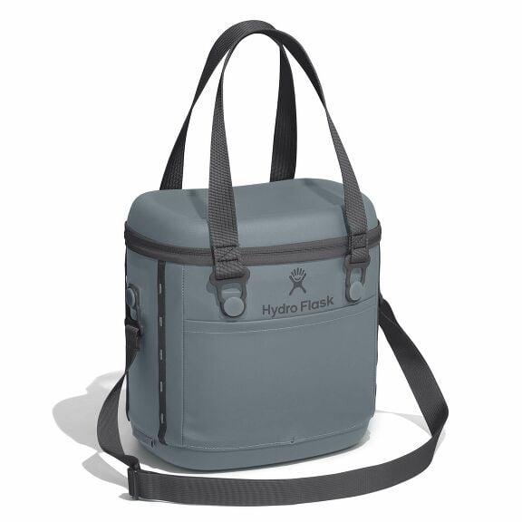 carryouttm-soft-cooler-10-l-i3 6pco043-carryout-cooler-10l-shale-gray-angled_1_1.jpg