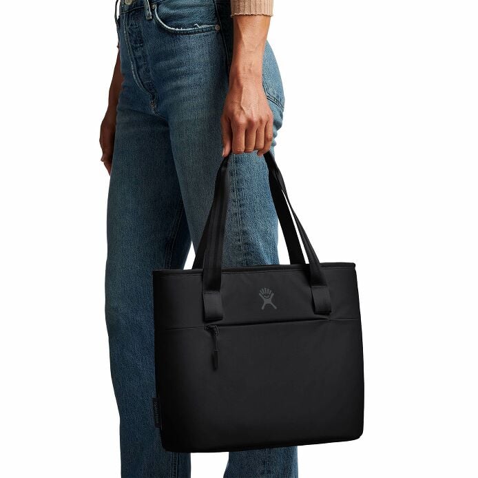 8-l-insulated-lunch-tote-q3 8l-tote-black-hb.jpg