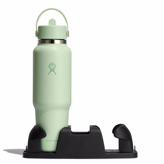 40-oz-travel-bottle-with-flex-straw-cap-t0 aloe-travel-bottle-in-cuplholder_3_3_1.jpg
