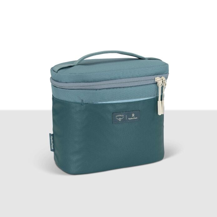 osprey-axis-x-hydro-flask-campus-essentials-bundle-y2 axisxhydroflask_s26_detail1_cascadeblue_10007249_1.jpg