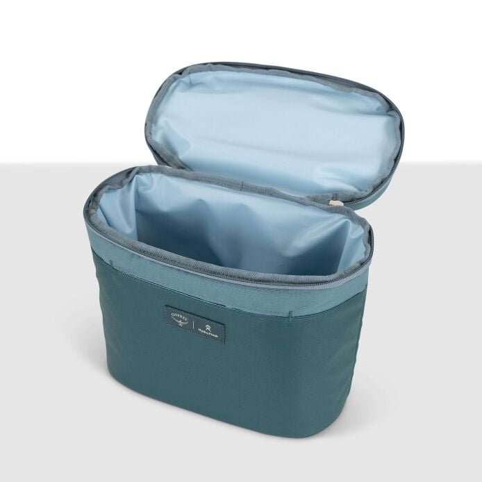 osprey-axis-x-hydro-flask-campus-essentials-bundle-y2 axisxhydroflask_s26_detail2_cascadeblue_10007249_1.jpg