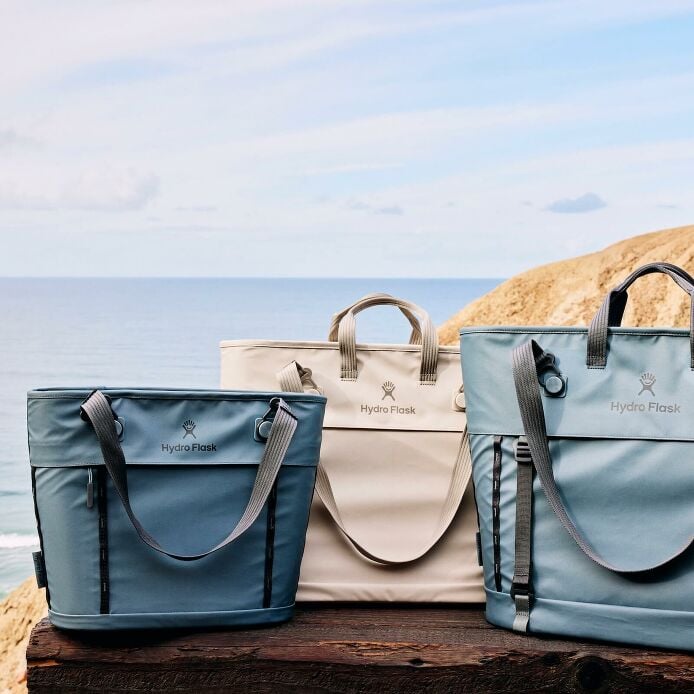 carryouttm-soft-cooler-tote-10-l-g3 hf_carryout_bouwer_d1_l1_torrey_pines_still_life_0055_4.jpg