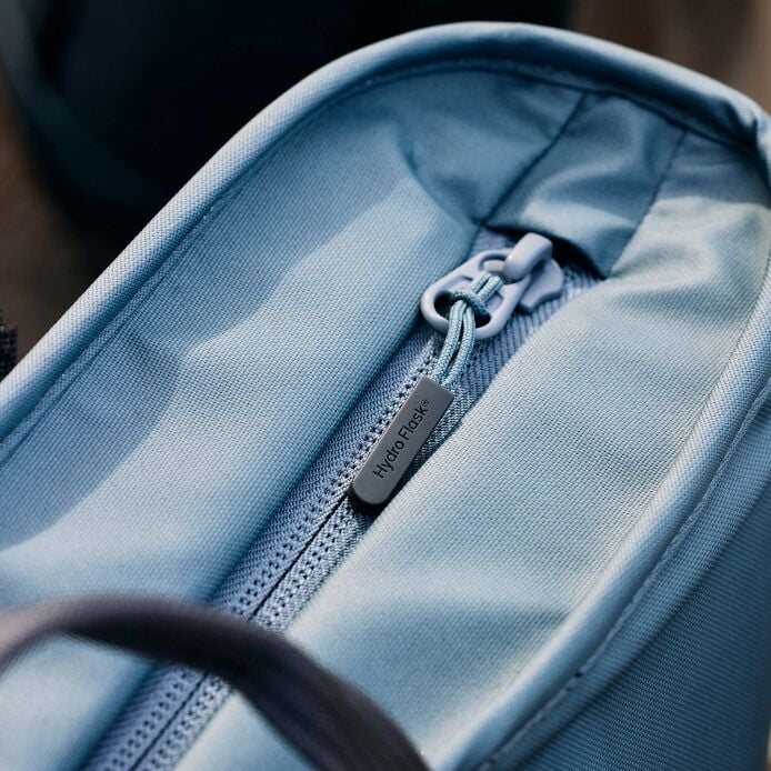 carryouttm-soft-cooler-tote-10-l-g3 hf_carryout_bouwer_d1_l1_torrey_pines_still_life_0112_4.jpg