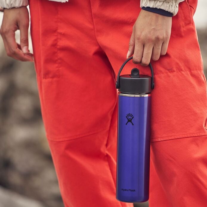 24-oz-lightweight-flex-straw-bottle-k2 hf_s26_lightweight_mcinnis_7443_3.jpg