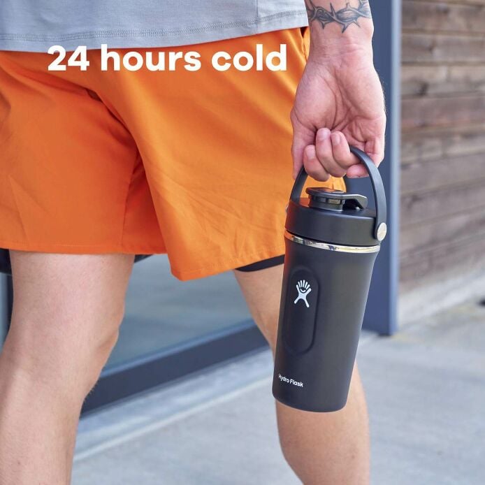 24-oz-insulated-shaker-bottle-o9 hydro_flask_ecomm_en_insulated_shaker_pt03_2000x2000px_4.jpg