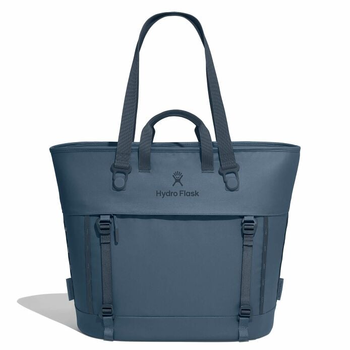 carryouttm-soft-cooler-tote-30-l-x4 maxiit384-carryout-tote-30l-harbor-blue-straight.jpg